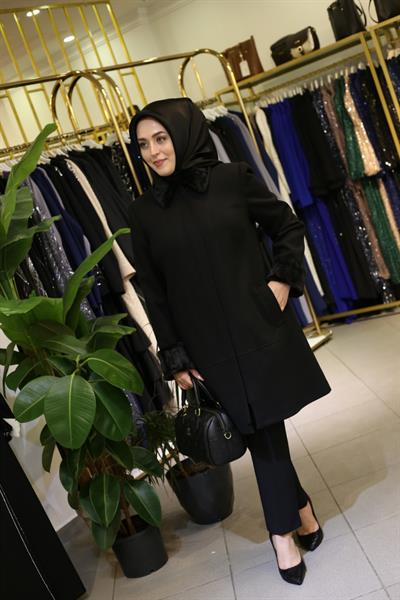 9127 CODE COLLAR FURRY COAT