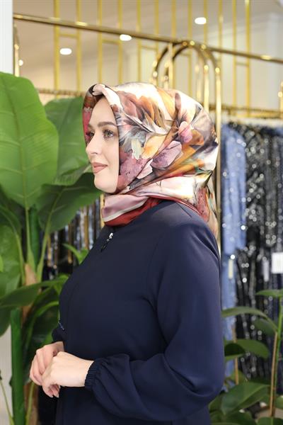 9211/34 CODE FLORAL PATTERNED ARMINE PURE SILK SCARF