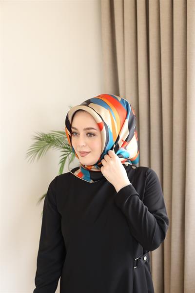 9328/52 CODE CLASSIC PATTERNED ARMINE PURE SILK SCARF