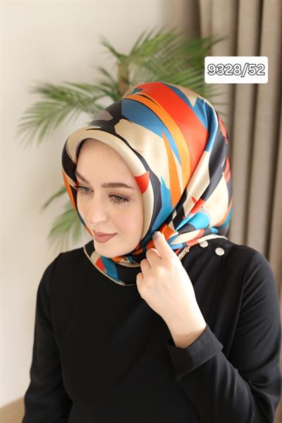 9328/52 CODE CLASSIC PATTERNED ARMINE PURE SILK SCARF
