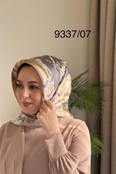 9337/07 CODE FLORAL PATTERNED ARMINE PURE SILK SCARF