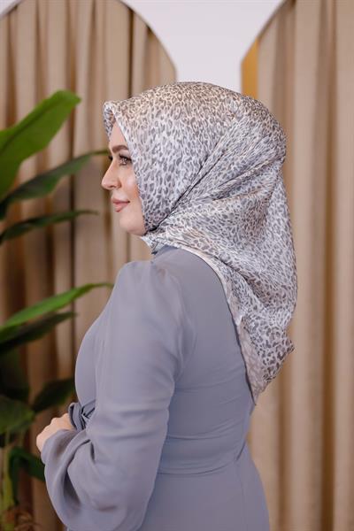 9352/83 KOD KLASİK DESENLİ ARMİNE SAF İPEK EŞARP STD