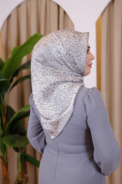 9352/83 KOD KLASİK DESENLİ ARMİNE SAF İPEK EŞARP STD