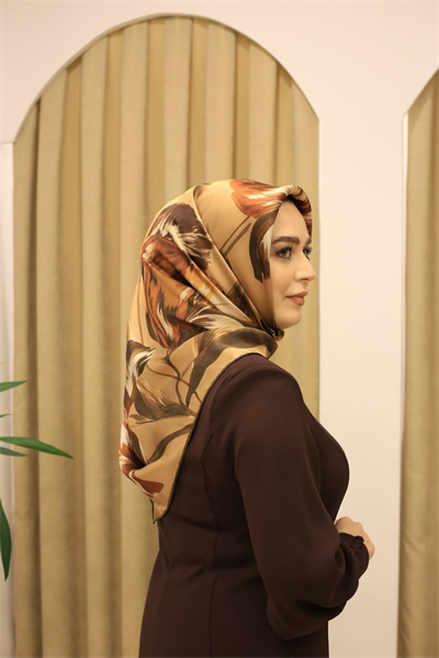 9506/82 KOD ÇİÇEK DESEN ARMİNE SAF İPEK EŞARP KIRMIZI