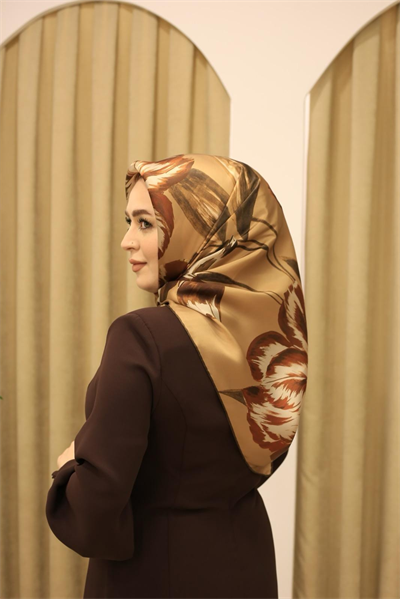 9506/82 KOD ÇİÇEK DESEN ARMİNE SAF İPEK EŞARP KIRMIZI