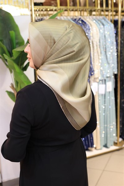 9526/36 KOD ÇİZGİ DESEN ARMİNE SAF İPEK EŞARP
