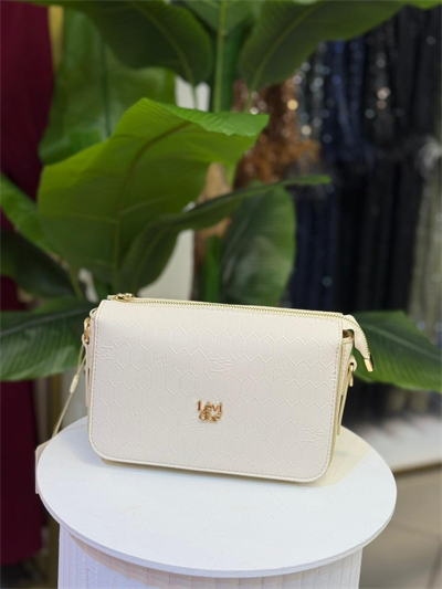 LEVİDOR PETEK KABARTMALI OMUZ ÇANTA 930230 KREM