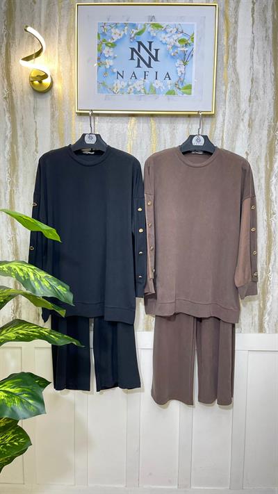 KOLLARI DÜĞMELİ TAKIM