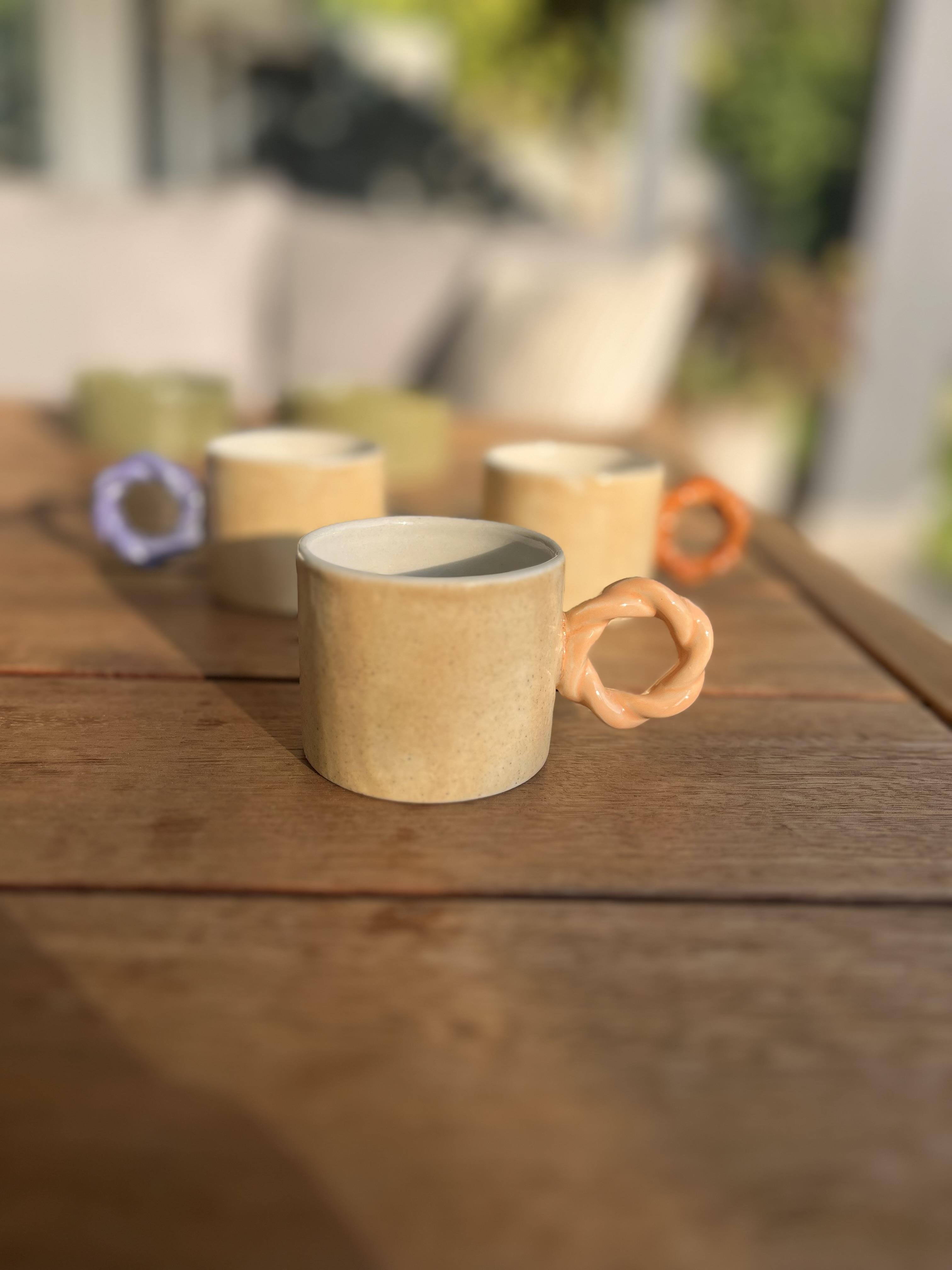 Burgu Kulplu Kahve Fincanı- Somon