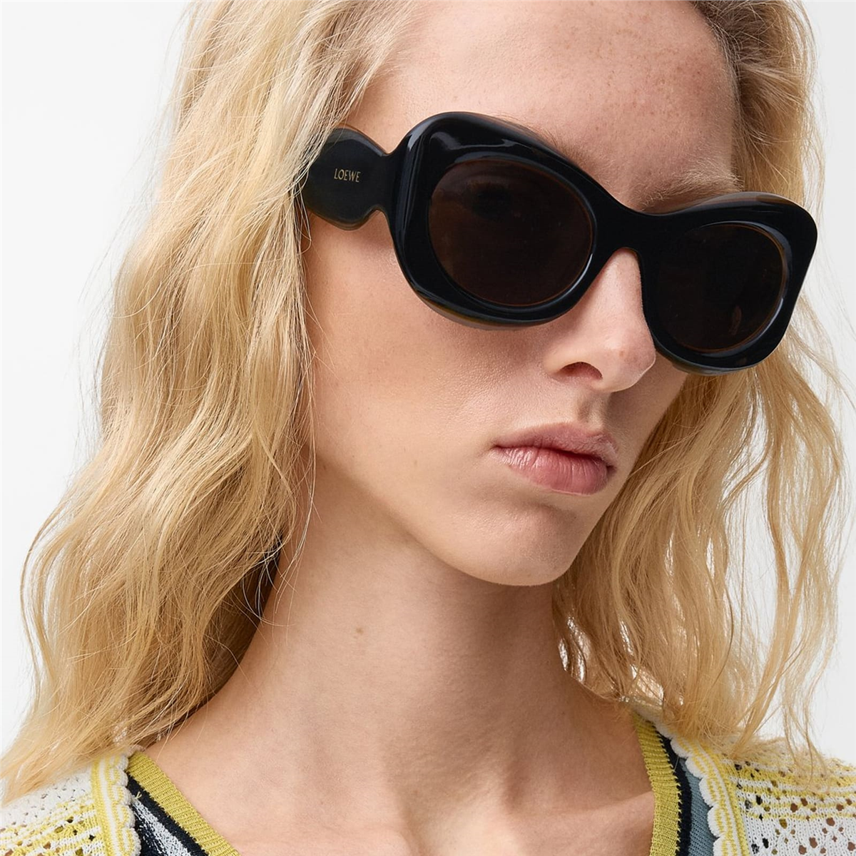 Loewe Signature Paulas Ibiza LW 40197U 01E Kadın Güneş Gözlüğü