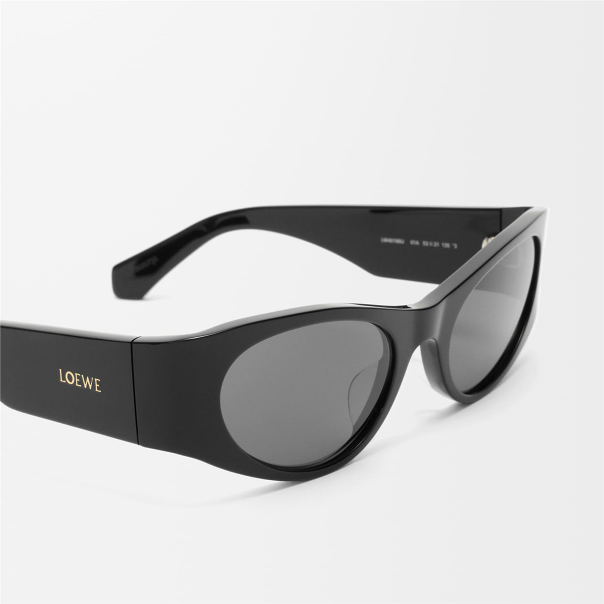 Loewe Signature LW 40196U 01A Kadın Güneş Gözlüğü