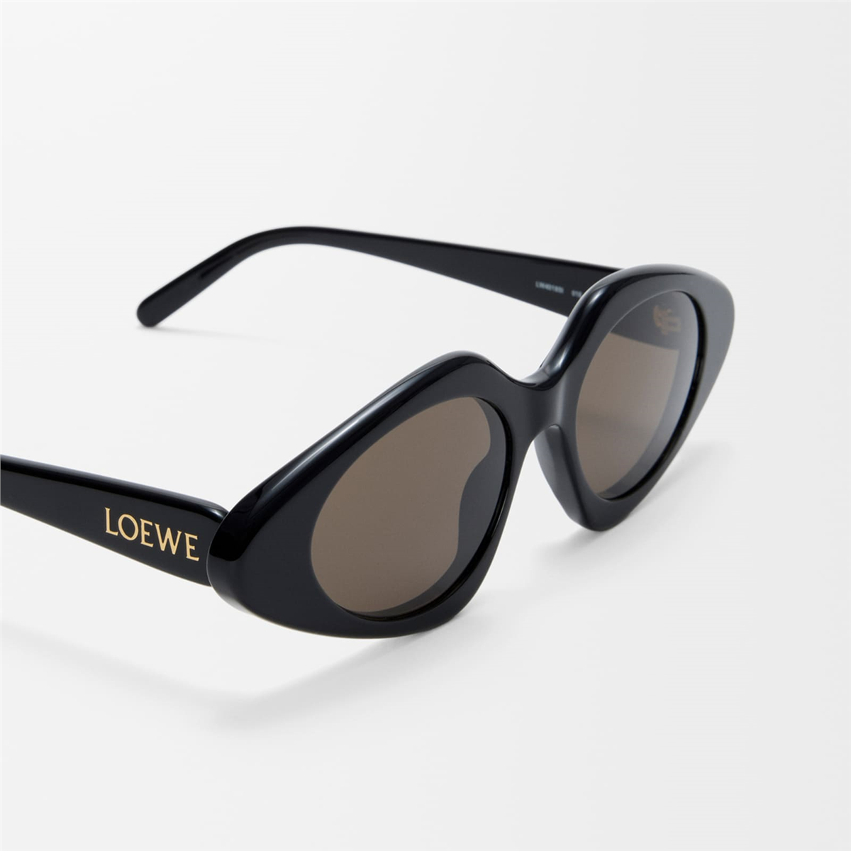 Loewe Triangle Slim LW 40185I 01E Kadın Güneş Gözlüğü