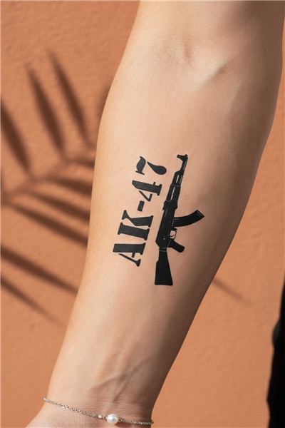 AK-47 Silüeti ve Tipografi Yarı Kalıcı Dövme / 1 Ay Kalıcı - İkonik ve Güçlü Temalı Geçici Dövme