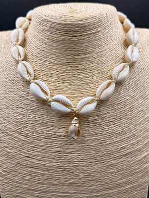 Doğal Deniz Kabuğu Kolye Balık Figürlü Nazar Boncuklu Choker Bohem Kolye