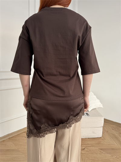 Asimetrik Dantel Detaylı Tshirt Kahve