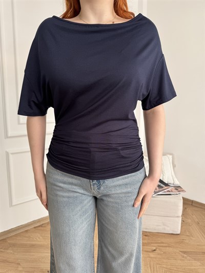 Belden Oturan Kayık Yaka T-shirt Koyu lacivert