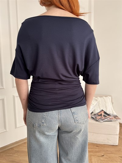 Belden Oturan Kayık Yaka T-shirt Koyu lacivert