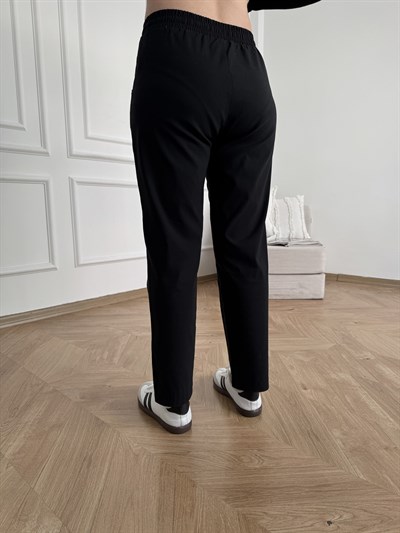Beli Lastikli Paça Düğmeli Pantolon Siyah