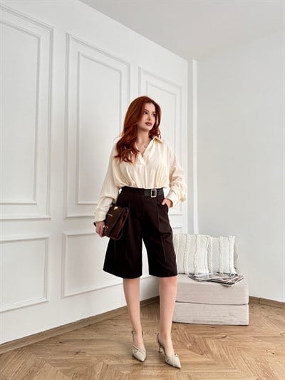 Bol Paça Tokalı Kumaş Bermuda Kahve