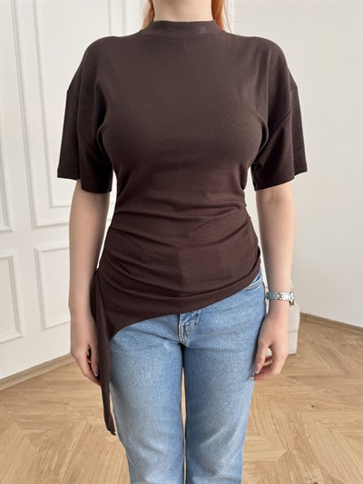 Büzgülü Asimetrik Bağlamalı T-shirt Acı kahve
