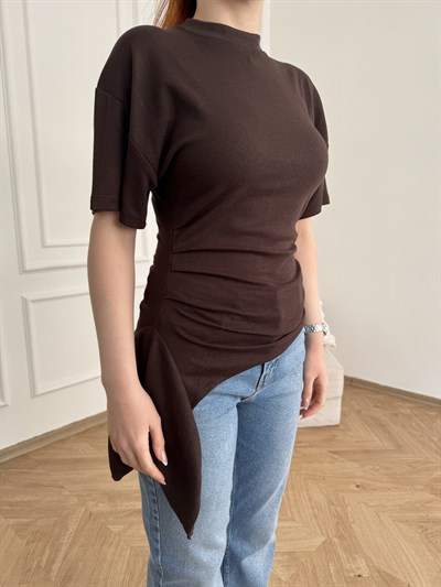 Büzgülü Asimetrik Bağlamalı T-shirt Acı kahve