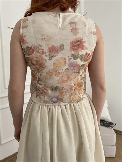 Çiçek Desen Kolsuz Crop Bluz Bej