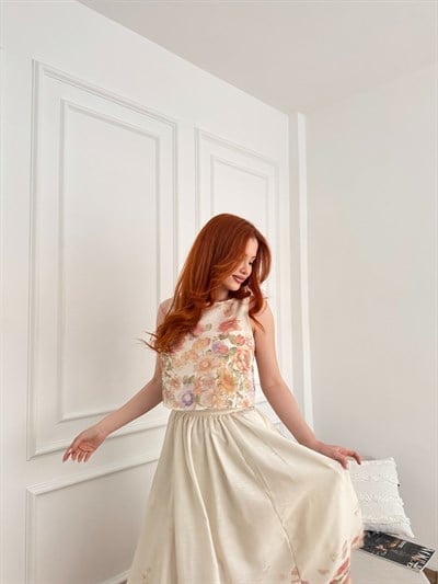 Çiçek Desen Kolsuz Crop Bluz Bej