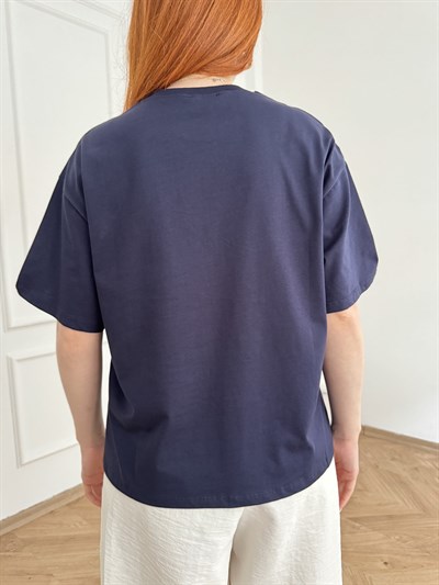 Eskitme Kiraz Baskılı T-shirt Lacivert