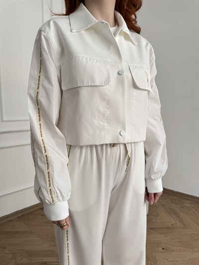 Etiket Detaylı Ceket Ekru