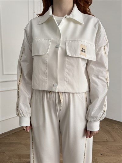 Etiket Detaylı Ceket Ekru