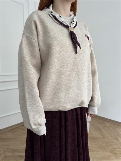 Kalp Nakış Fularlı Sweatshirt Bej