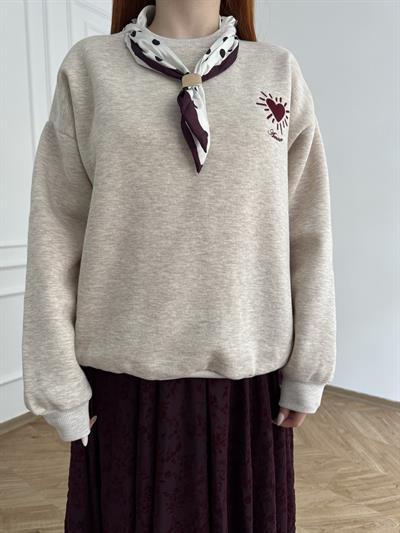 Kalp Nakış Fularlı Sweatshirt Bej