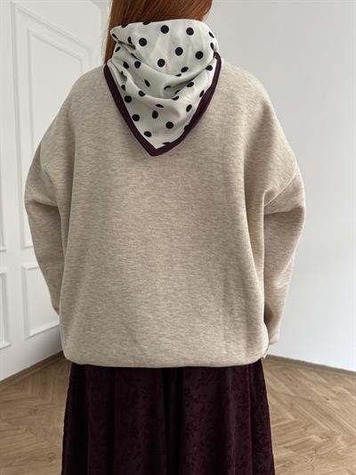Kalp Nakış Fularlı Sweatshirt Bej
