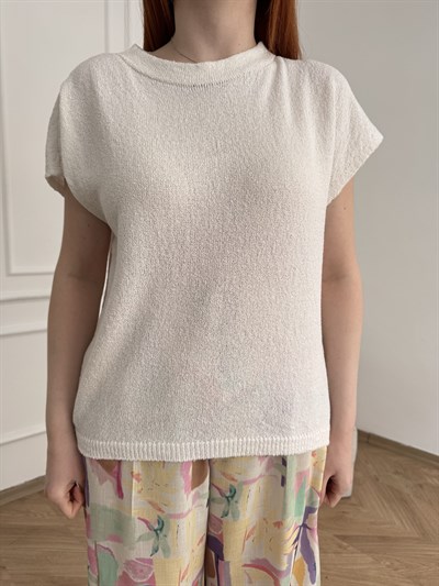 Geniş Yaka Kolsuz Triko Ekru