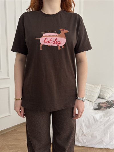 Hot Dog Köpek Baskılı T-shirt Kahve
