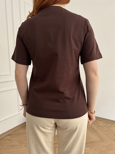 Kabartmalı Yazılı Tişört Kahve