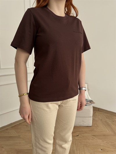 Kabartmalı Yazılı Tişört Kahve