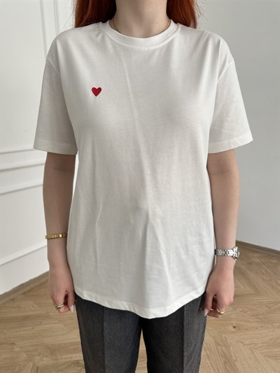 Kalp Nakışlı T-shirt Beyaz