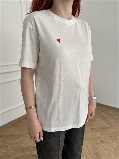 Kalp Nakışlı T-shirt Beyaz
