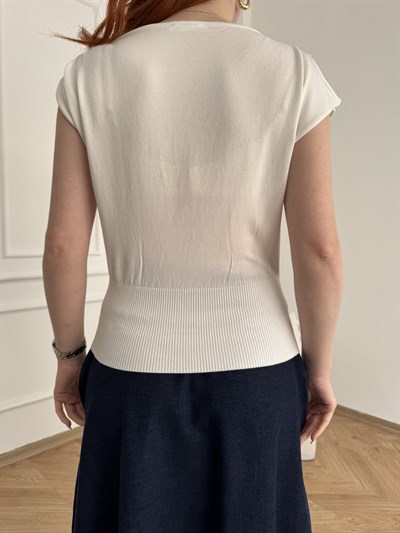 Kayık Yaka Dökümlü Triko Ekru