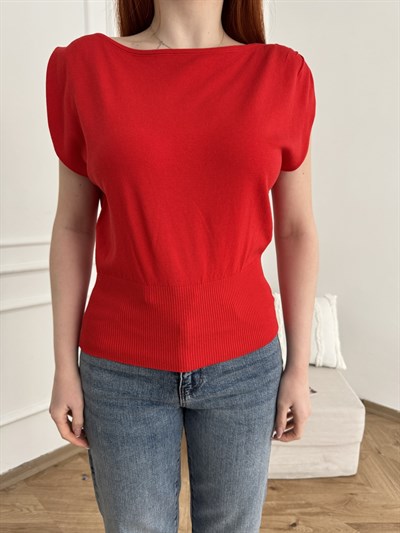 Kayık Yaka Dökümlü Triko Kırmızı