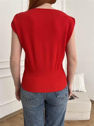 Kayık Yaka Dökümlü Triko Kırmızı