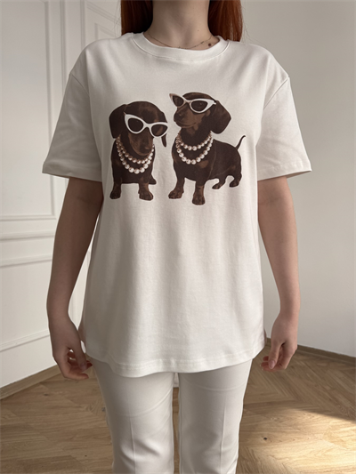 Kolyeli Köpek Baskılı Tshirt Ekru
