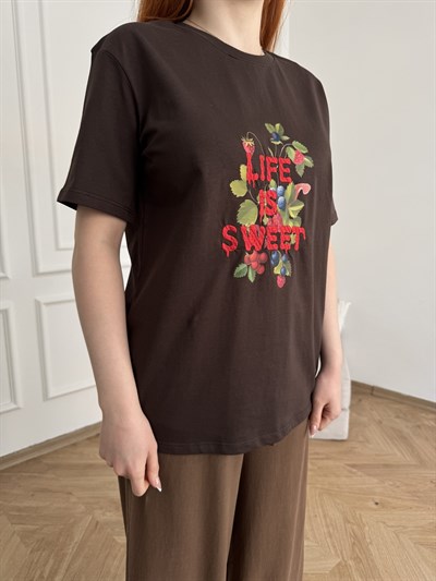 Life Is Sweet Nakışlı Tişört Kahve