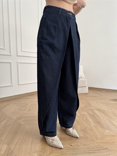 Önü Parçalı Rahat Kot Pantolon Lacivert