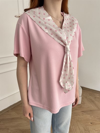 Puantiye Fularlı V Yaka T-shirt Pembe