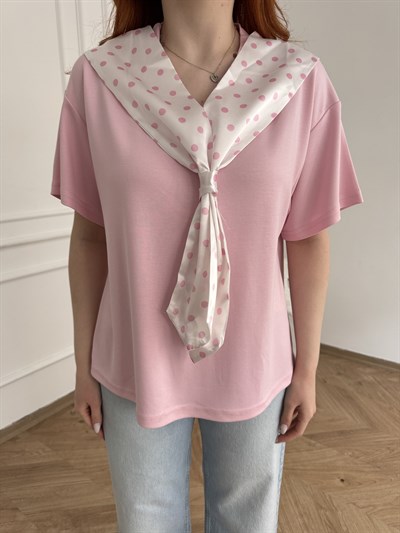 Puantiye Fularlı V Yaka T-shirt Pembe
