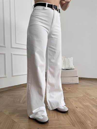 Relax Fit Kemerli Pantolon Beyaz