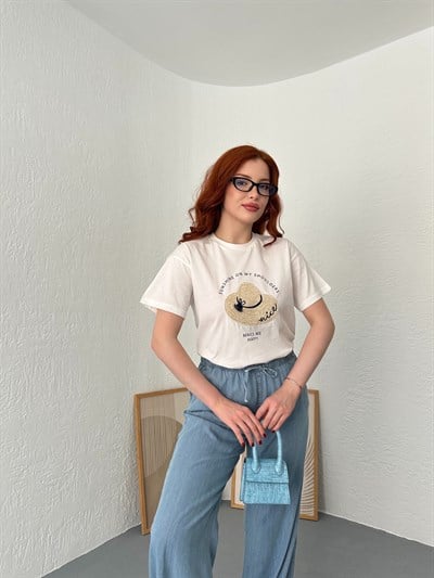 Şapka Nakışlı Bisiklet Yaka Tişört Ekru