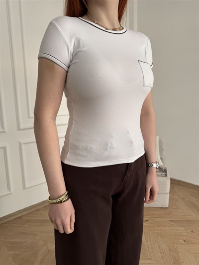 Simli Biyeli Kısa Kol Cepli T-shirt Beyaz